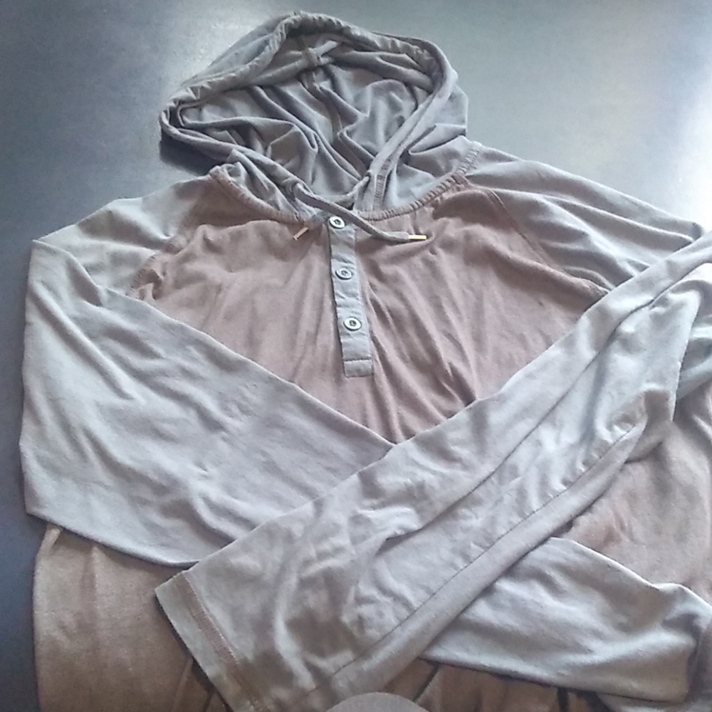 🖤3 for 20🖤 Hooded Henley from buckle